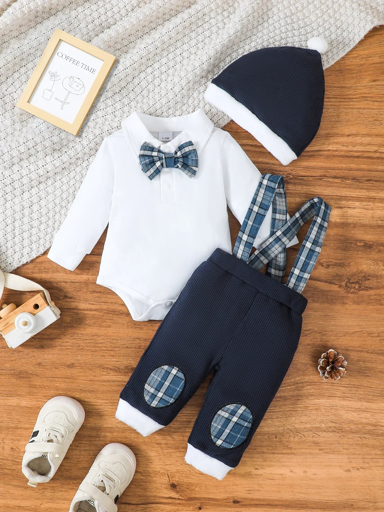 3PCS, Baby Christmas Set: Bow tie jumpsuit+checkered vest pants+Christmas hat, Christmas gift, comfortable and warm.