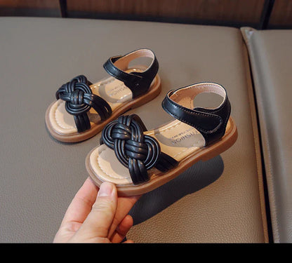 Children Fashion Girls Sandals Casual Weave Breatheable 2023 New Summer Beach Shoes Princess Flats Hook & Loop Chic Kids Korean