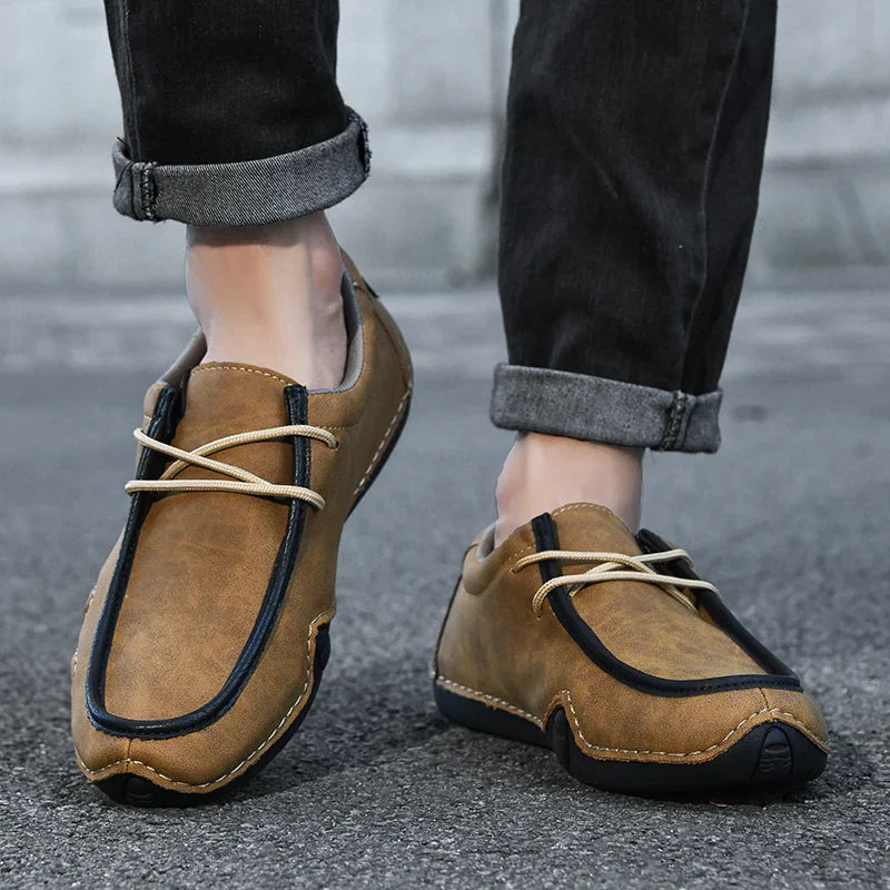 New 2024 Fashion Handmade Leather Casual Men Shoes Design Sneakers Man Loafers Breathable Low Top Flat Shoes Driving Plus Size