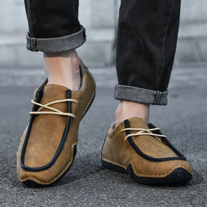 New 2024 Fashion Handmade Leather Casual Men Shoes Design Sneakers Man Loafers Breathable Low Top Flat Shoes Driving Plus Size