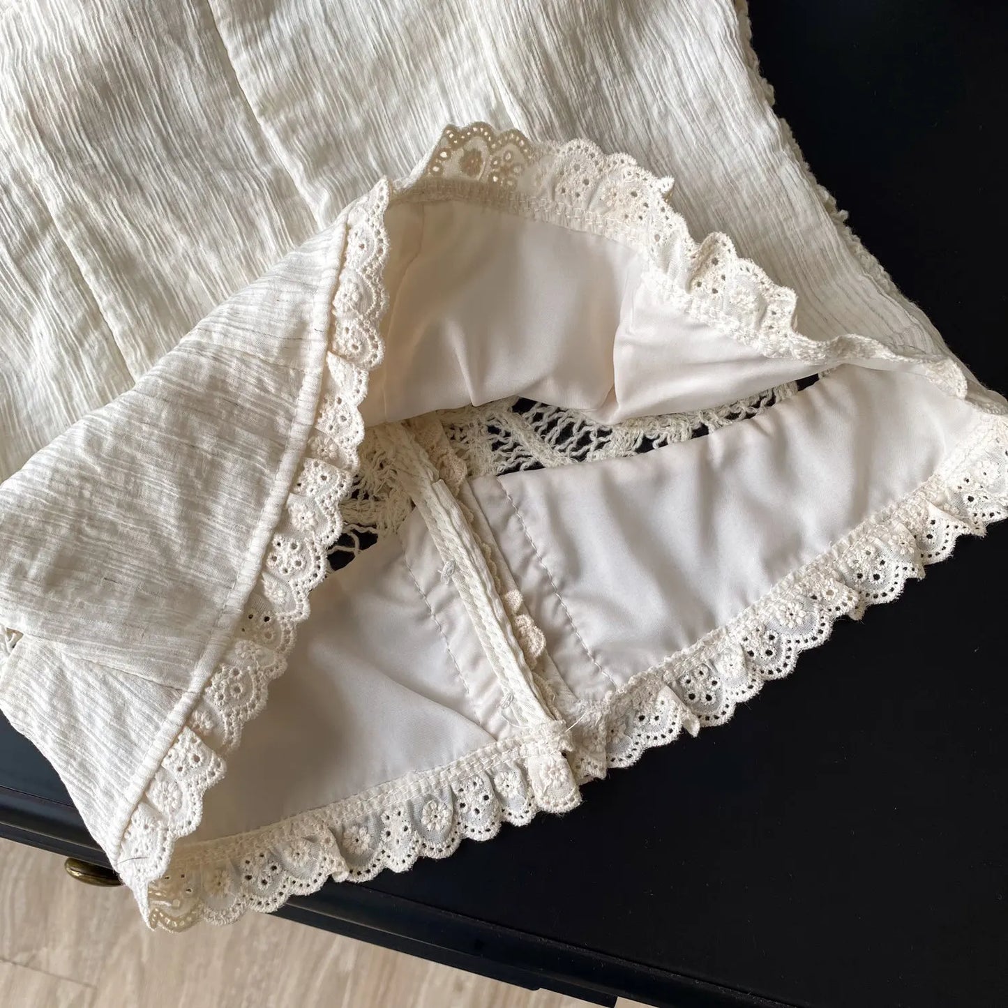 Lace Embroidery Vacation Camisole Summer 2026 Women Ins Sensual Gentle Versatile Top French Hollow Out Casual Tank Top
