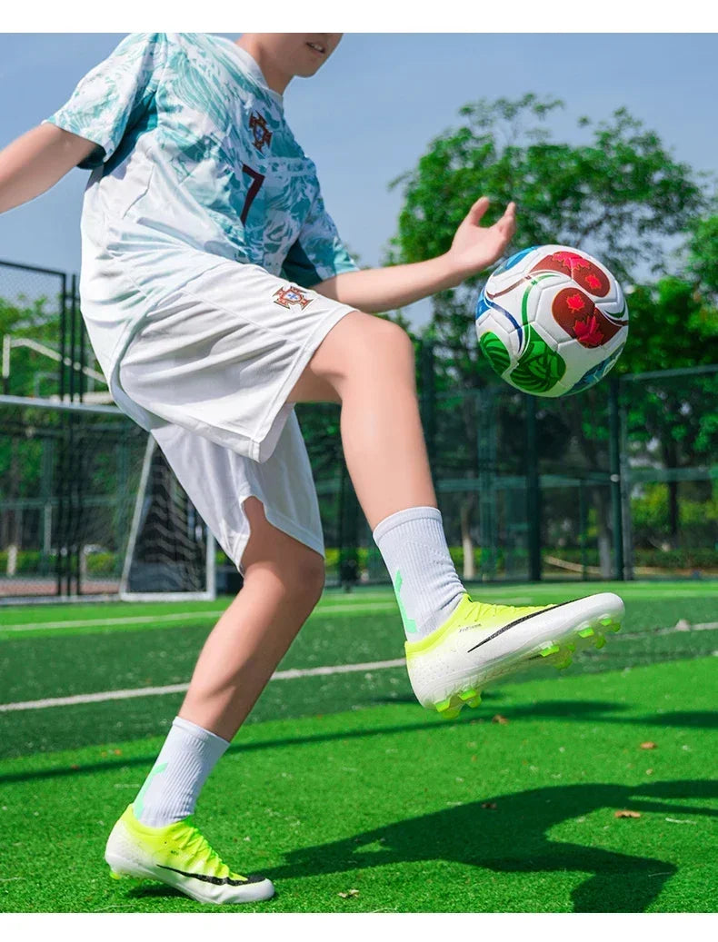 New Men Soccer Shoes Hot Sale Women Professional Football Boots Futsal Cleats Ultralight Unisex High-quality TF/FG Sneakers