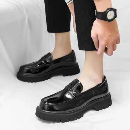Man luxury Brand British Classic Pointed Dress Shoes Mens Patent Leather Black Wedding Shoes Oxford Formal Shoes Glossy Fashion