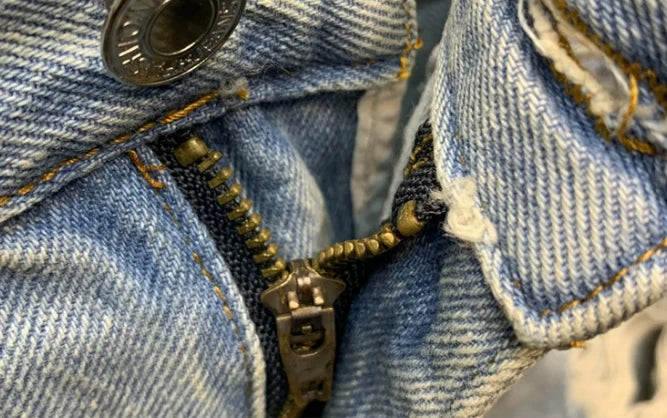 Men's Denim Shorts With Trendy Holes Rough Edges Light Blue Cropped Shorts Spring and Summer Youth