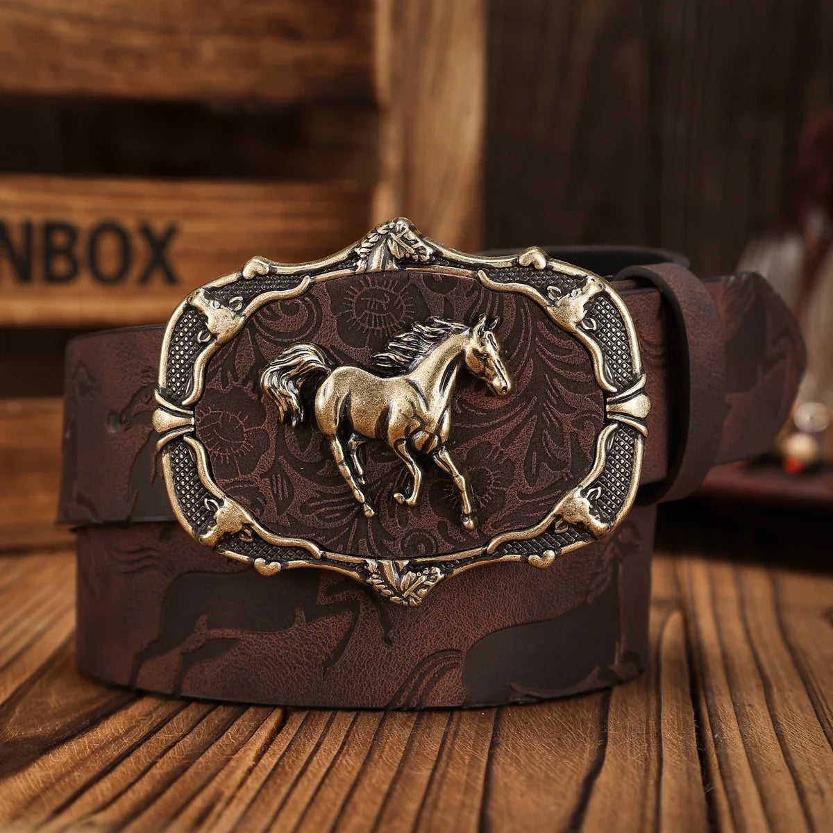 A PU Belt Suitable for Both Men and Women, Combining the Style of Western Denim and Retro, Is Perfect for Daily Casual Outings