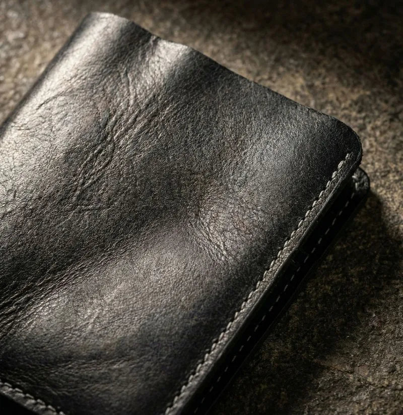 Ultra-Durable Men's Leather Short Wallet, Scratch-Resistant Hand-Rubbed Top Grain Leather Card Holder, Minimalist Travel Wallet