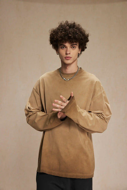 Long-sleeved t-shirt with bottom color