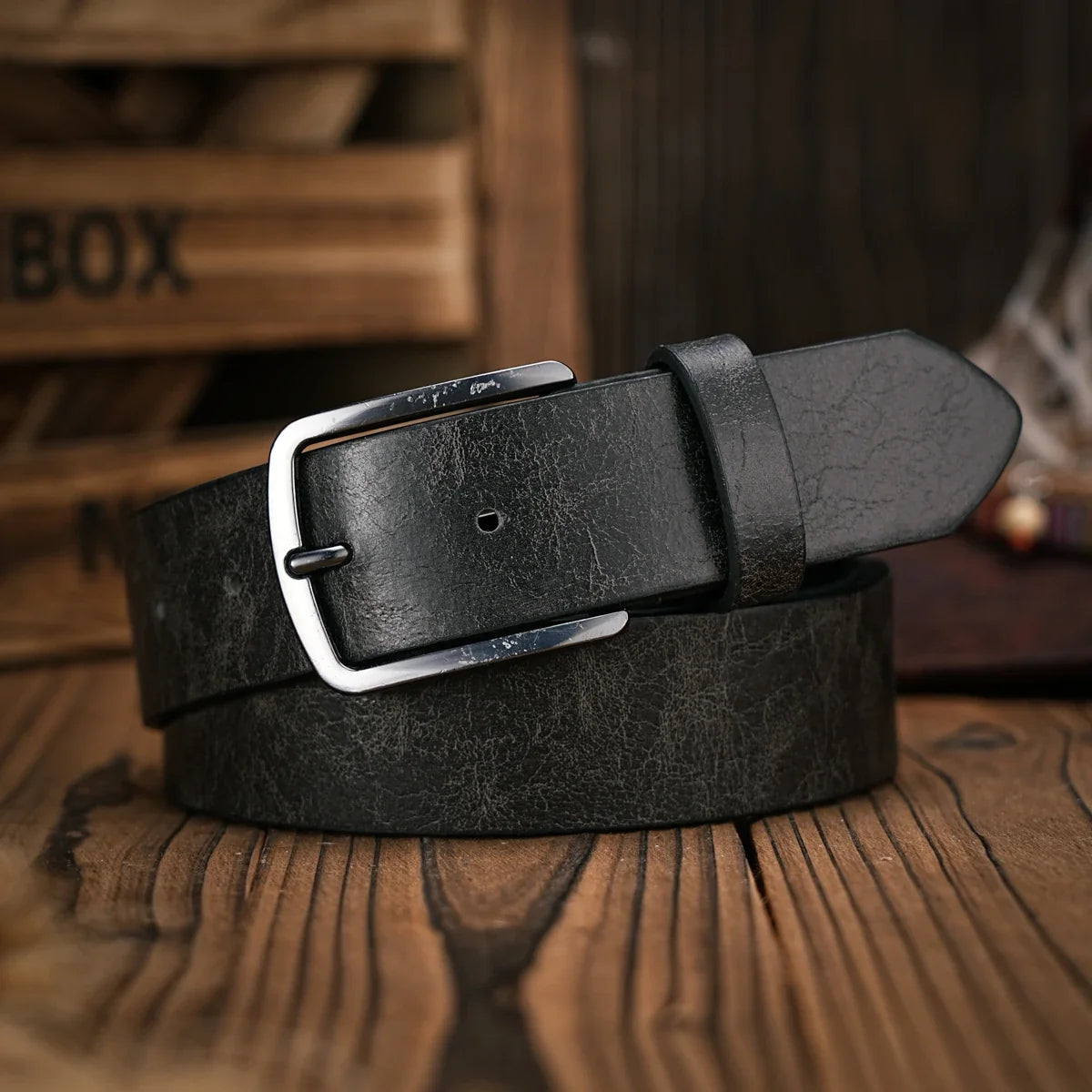 A Men's and Women's Retro Metal Buckle Casual Style Brown PU Belt Suitable for Daily Business Attendance Four Seasons