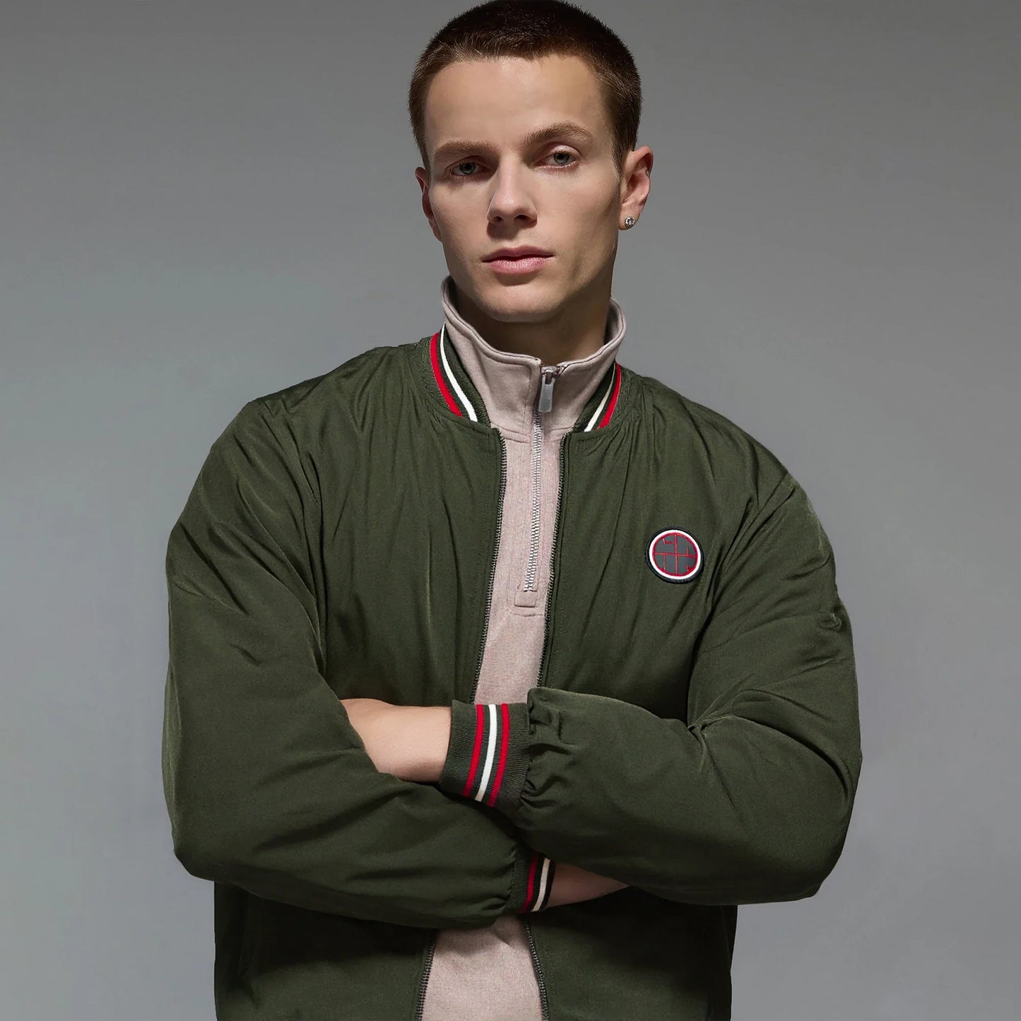 Men's Jacket Autumn Fashion Versatile Windproof Thin Men's Jacket Casual American Street Classic Badge Design Men's Coat