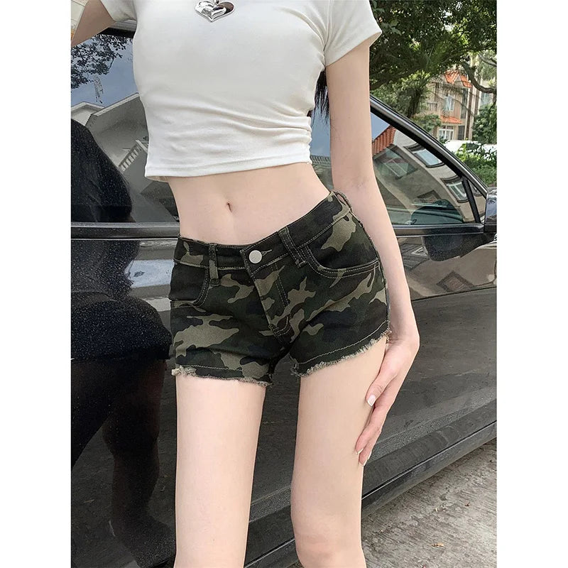 2025 Summer Girls Skinny Sexy Hot Denim Shorts Female Retro Designer Mini Pants Lady Chic High Waisted Camouflage Short Jeans