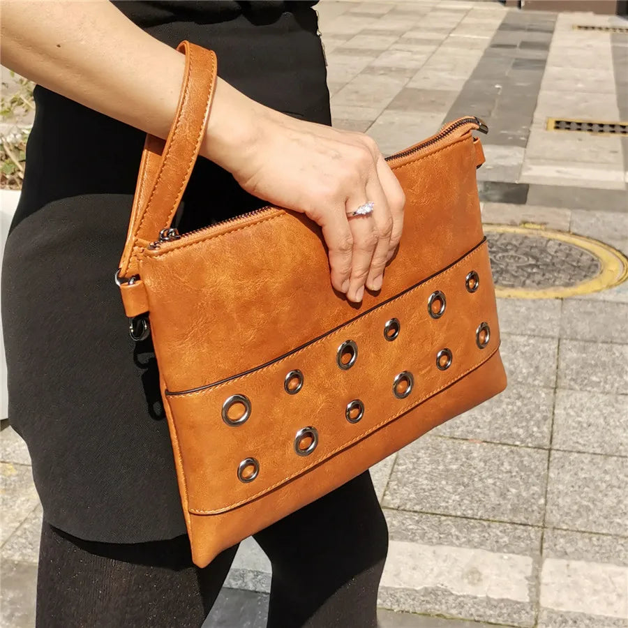 Brand Design Rivets Women Envelope Clutch Bag PU Leather Ladies Crossbody Messenger Bag Female Shoulder Bag Party Clutches Wrist