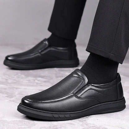 2025 Casual Men's leather Shoes Summer soft soled dad shoe Versatile classic Male shoes Breathable genuine leather loafers Homme