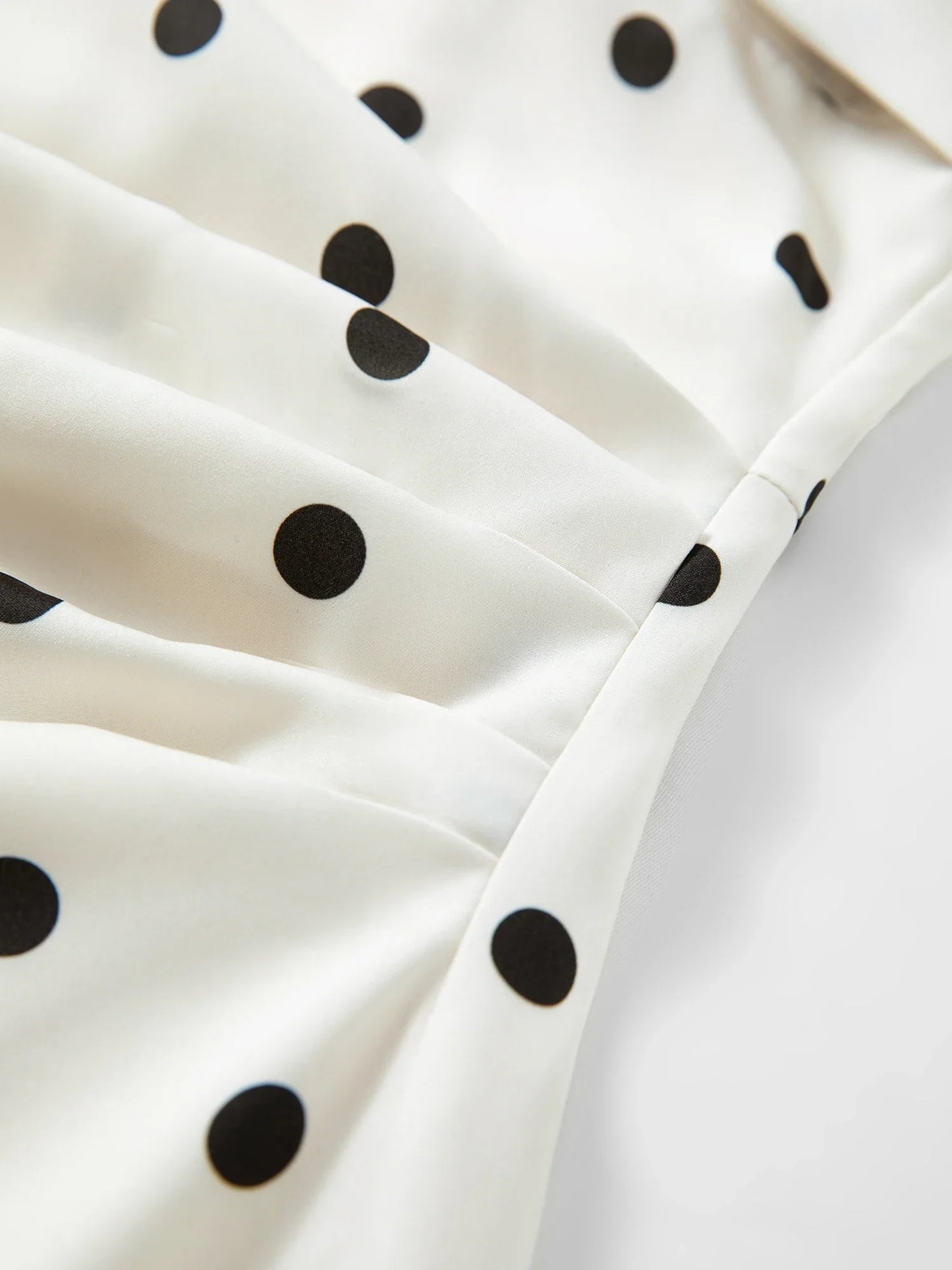 Women's 2026 Summer New French Vintage Polka Dot One-Shoulder Waist Dress Elegant High Waist A-Line Slim Fit Date Dress