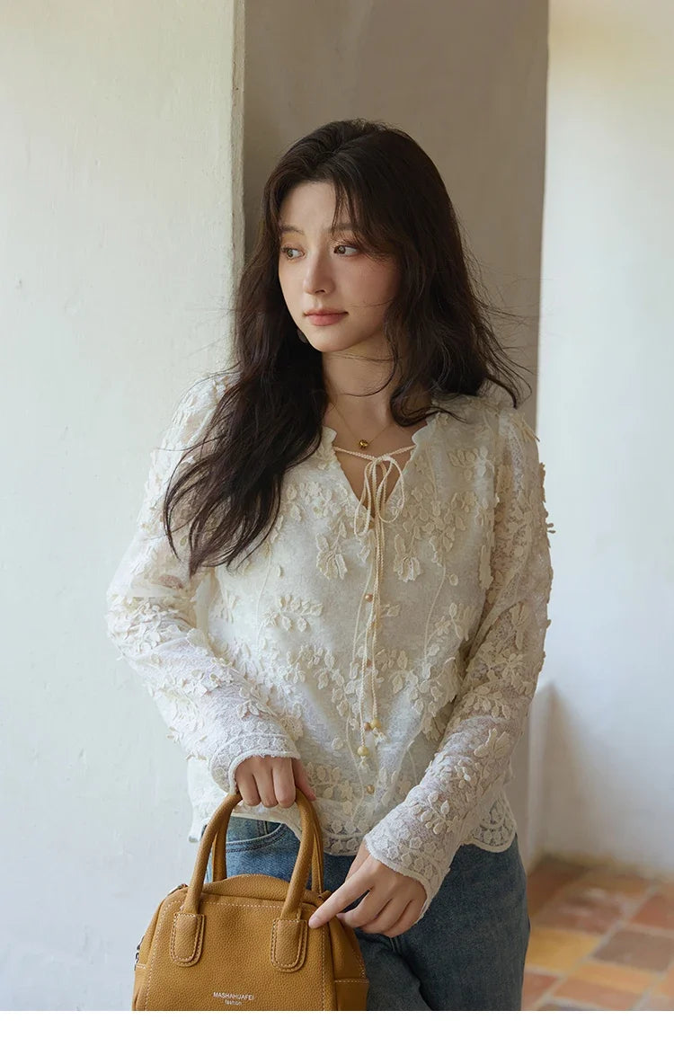 Apricot Lace Jacquard Embroidered Shirt 2025 Autumn Black Fungus Edge Lace-up Vintage Commuter Top Office Lady MXE41X1927