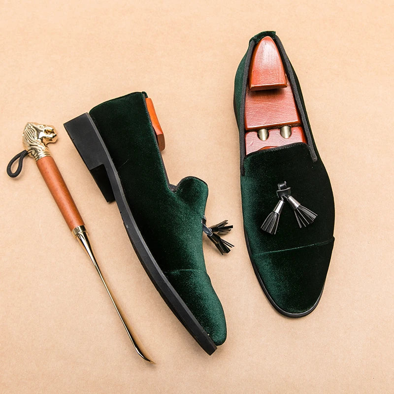 Luxury Brand Suede Green Loafers Men Slip-on Tassel Soft Leather Wedding Shoes Flats Men Shoes Casual Shoes Nubuck Leather Shoes