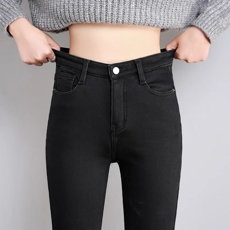 New Women Thermal Jeans Winter Snow Warm Plush Stretch Jeans Lady Skinny Thicken Students Denim Pants Fleece Mom Fur Trousers