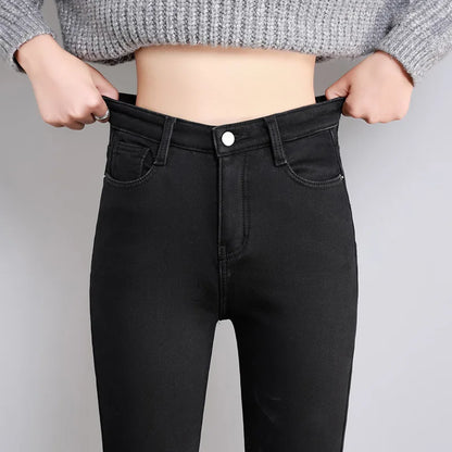 New Women Thermal Jeans Winter Snow Warm Plush Stretch Jeans Lady Skinny Thicken Students Denim Pants Fleece Mom Fur Trousers