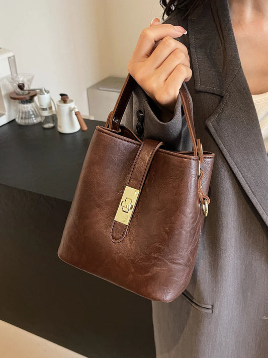 Retro small bag women 2024 new autumn/winter messenger bag fashion HOT portable bucket bag