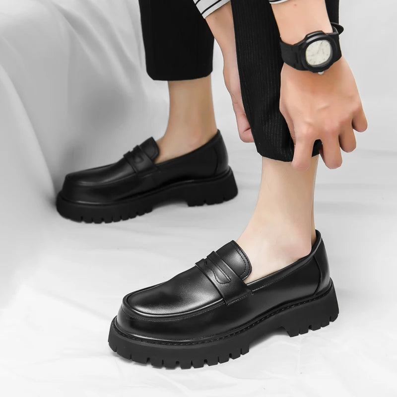 Man luxury Brand British Classic Pointed Dress Shoes Mens Patent Leather Black Wedding Shoes Oxford Formal Shoes Glossy Fashion