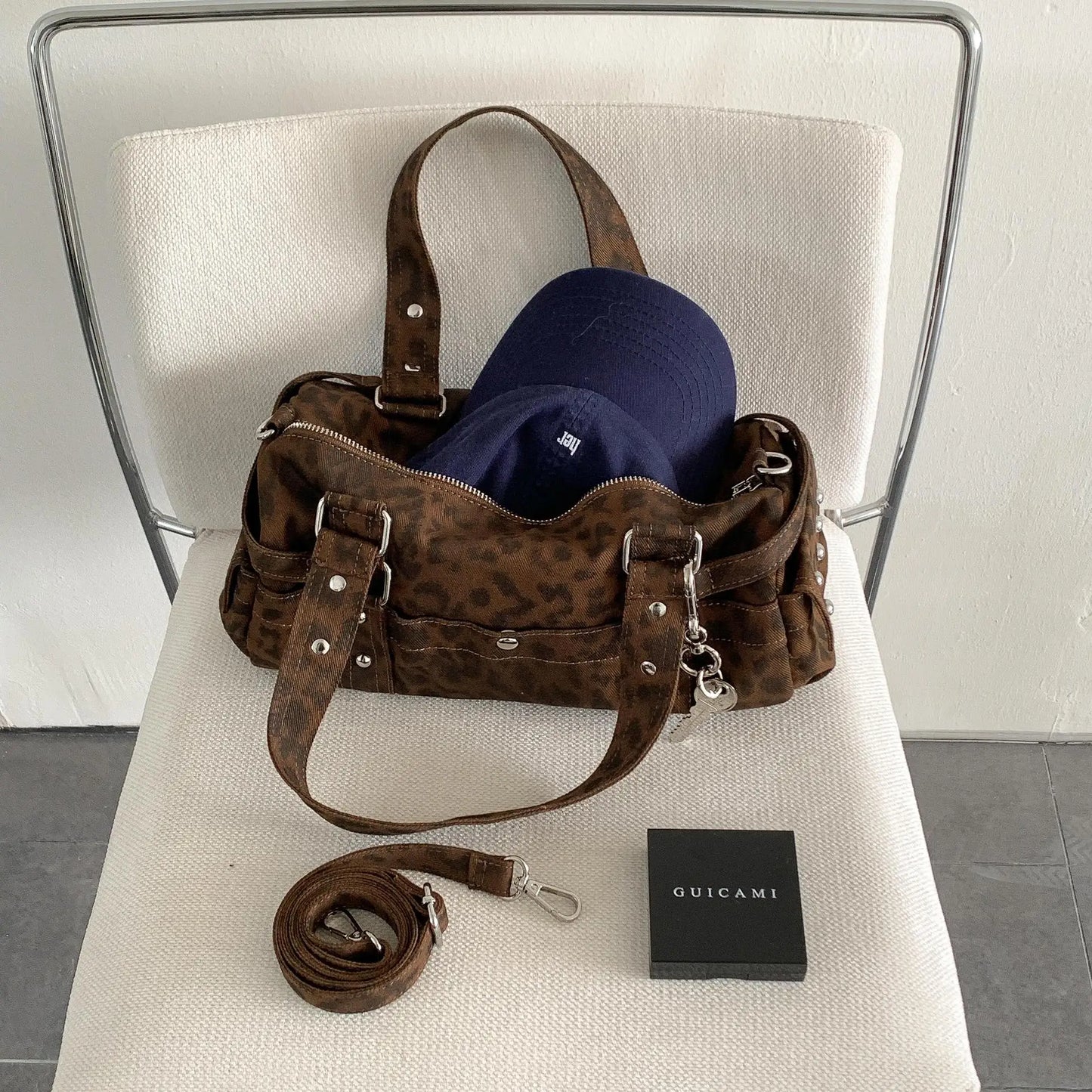 Vintage Leopard Rivet Motorcycle Handbag Barrel Shaped Boston Casual Messenger Bags for Female Shoulder Bag Fashion Ladies Totes