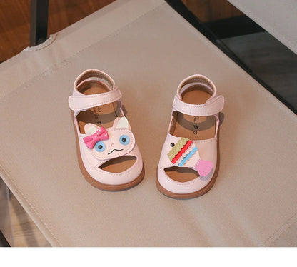 Toddler Girls Leather Sandals with Cute Cartoon 2026 New Summer Kids Beach Shoes Soft Sole Chic Trendy Versatile Outdoor Play