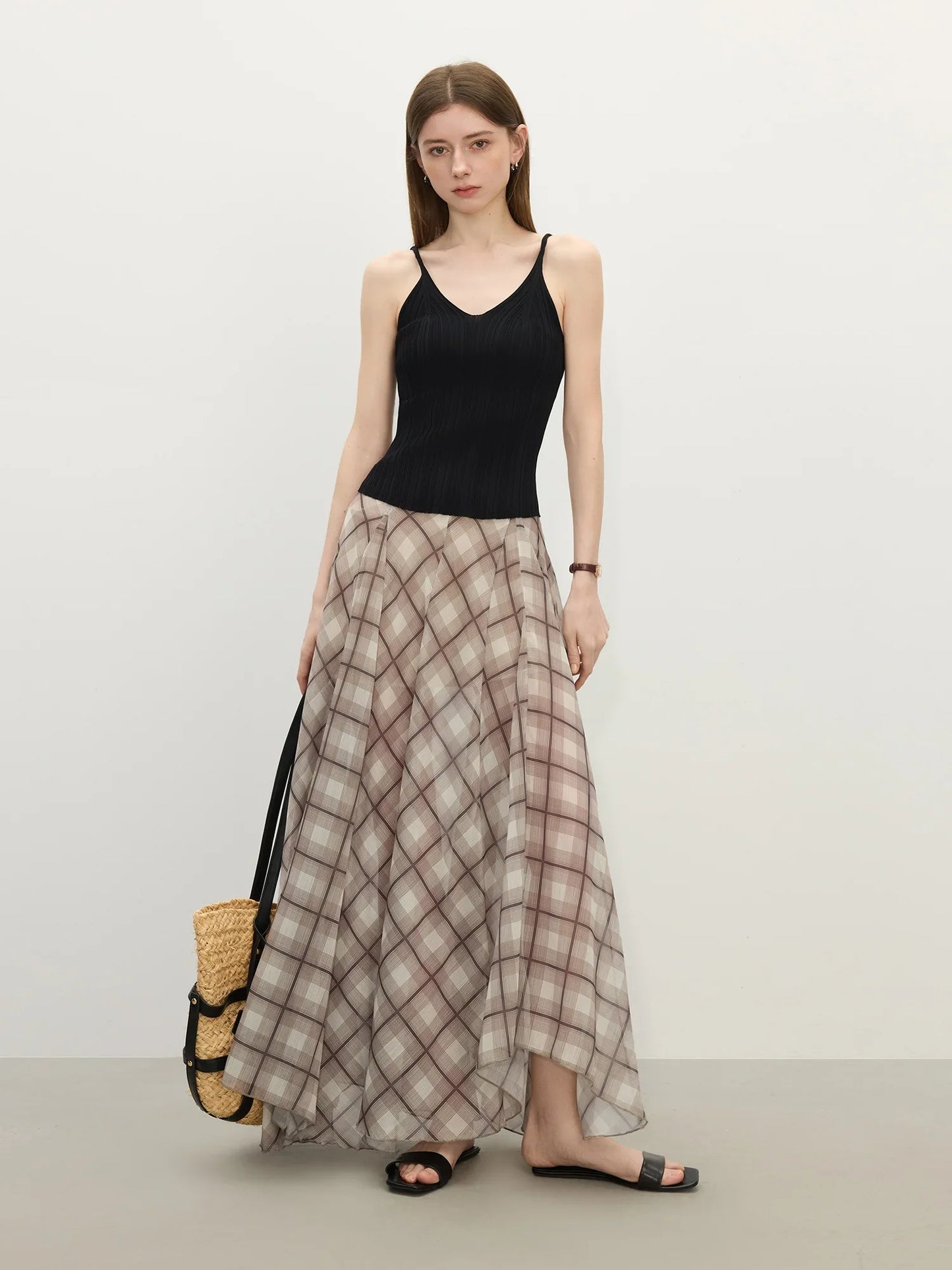 Chic Women Camis Base Layer Top Summer 2025 New Arrival V-Neck Sleeveless Tops Women Tees Summer Tanks Detailing 25FS12352