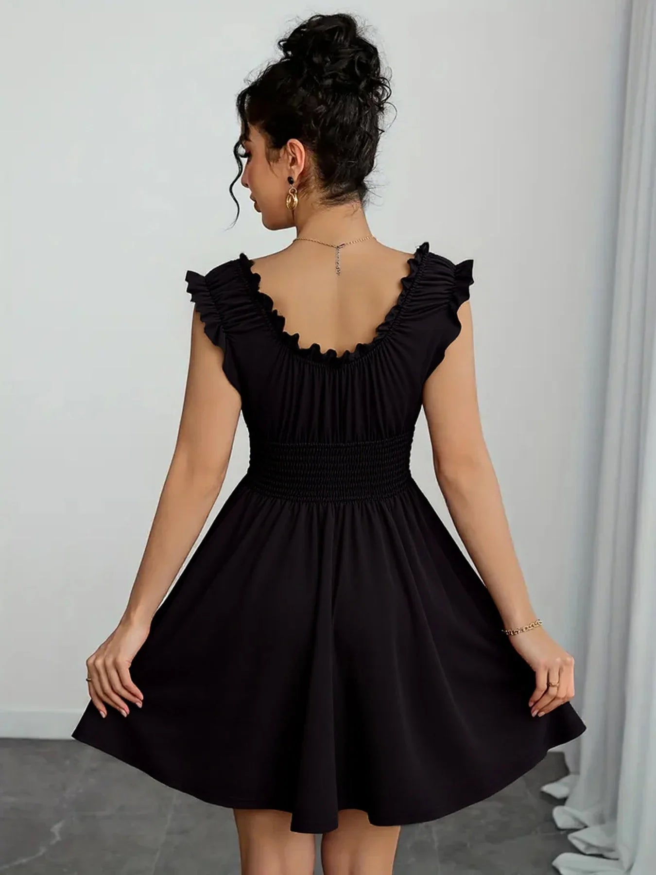 Summer new V-neck slim fit elastic waist women's dress with floral patchwork design, suitable for beach vacations