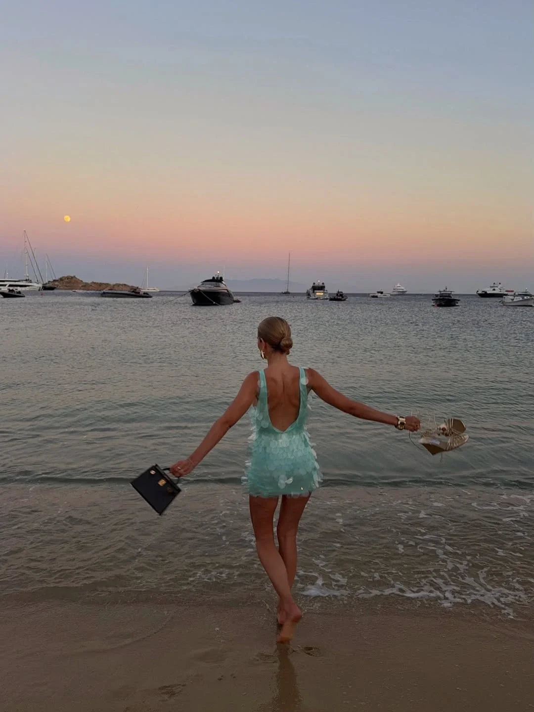 Fashion Sequin Mini Dress Women Sexy O-neck Sleeveless Backless Waist-cinching Slim Dresses 2026 Summer Lady Vacation Robe