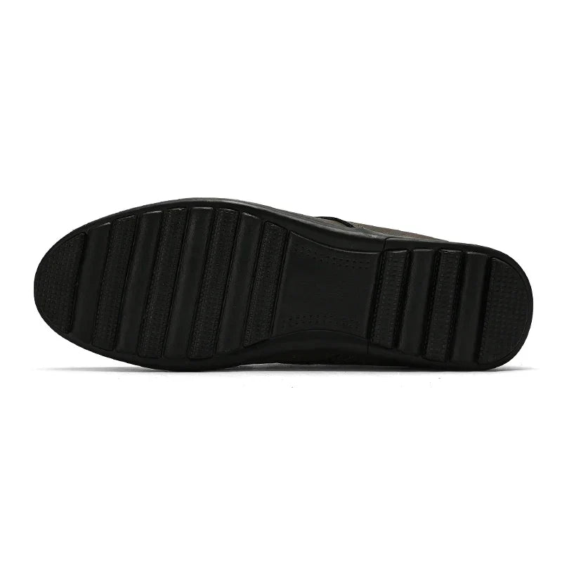 Men's leather shoes soft soles four seasons plus size casual leather shoes fashion trendy youth party Versatile driving shoes