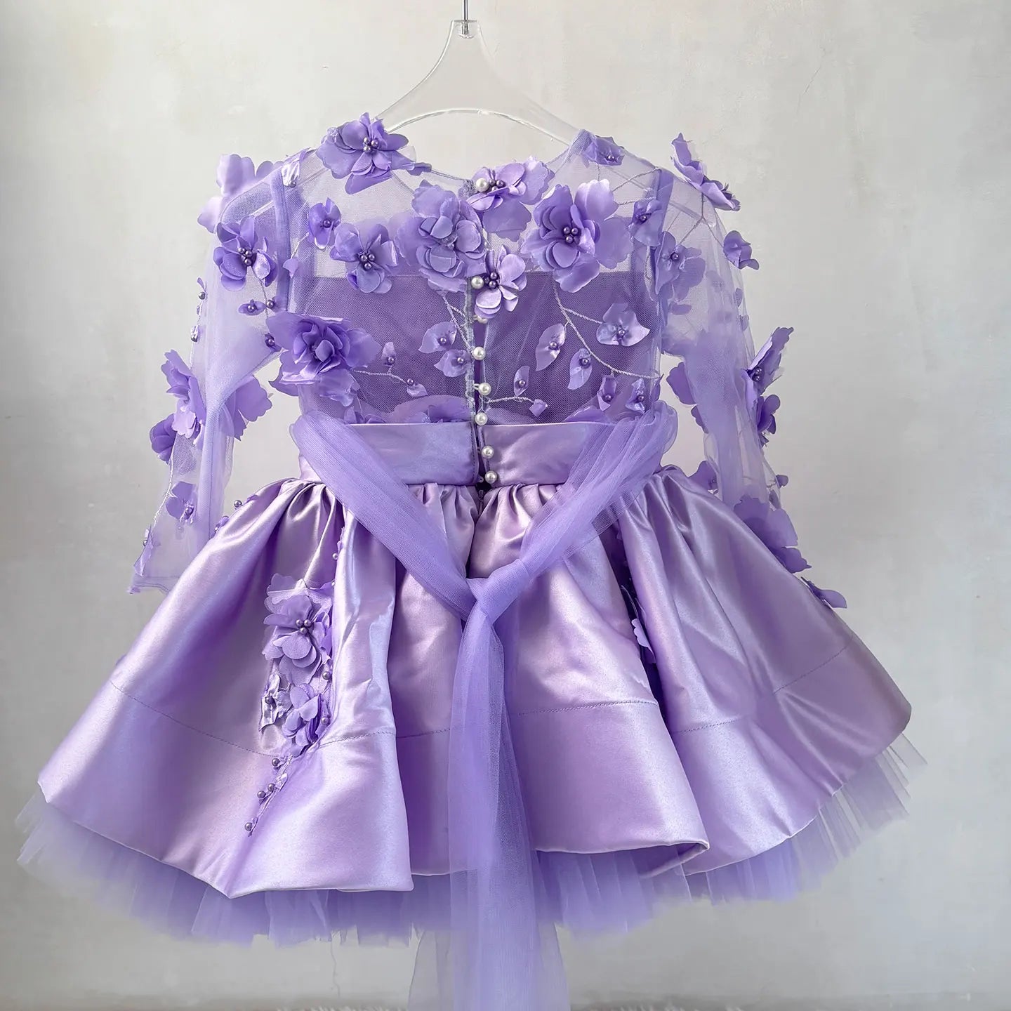 J780 Charming Full Appliqued Pearled Satin Tull Lilac Flower Girl Dress With Bow Wedding Party Spring Short Ball Gown