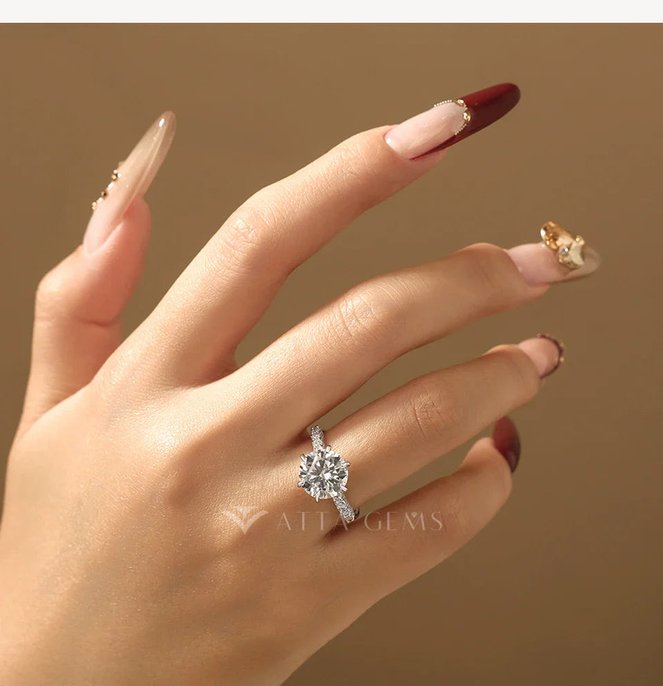 Bagues classiques ATTAGEMS 4 carats en moissanite ronde brillante avec pavé, anneau de fiançailles ou de mariage en argent 925 pour femme, un choix de cadeau de bijoux.