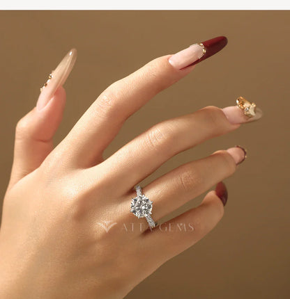 Bagues classiques ATTAGEMS 4 carats en moissanite ronde brillante avec pavé, anneau de fiançailles ou de mariage en argent 925 pour femme, un choix de cadeau de bijoux.