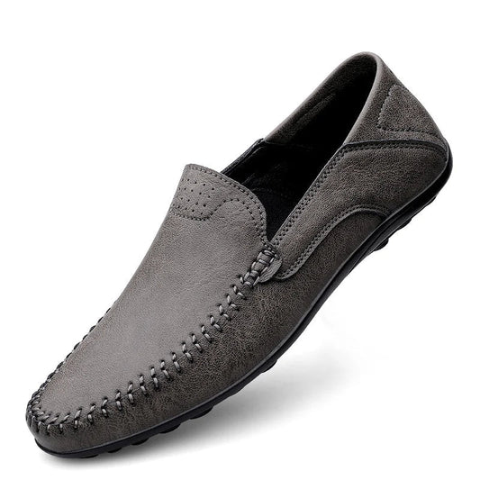 Fashion Men Casual Leather Shoes Luxury Italian Soft Men Loafers Handmade Moccasins Men Breathable Slip on Boat Shoes Plus Size