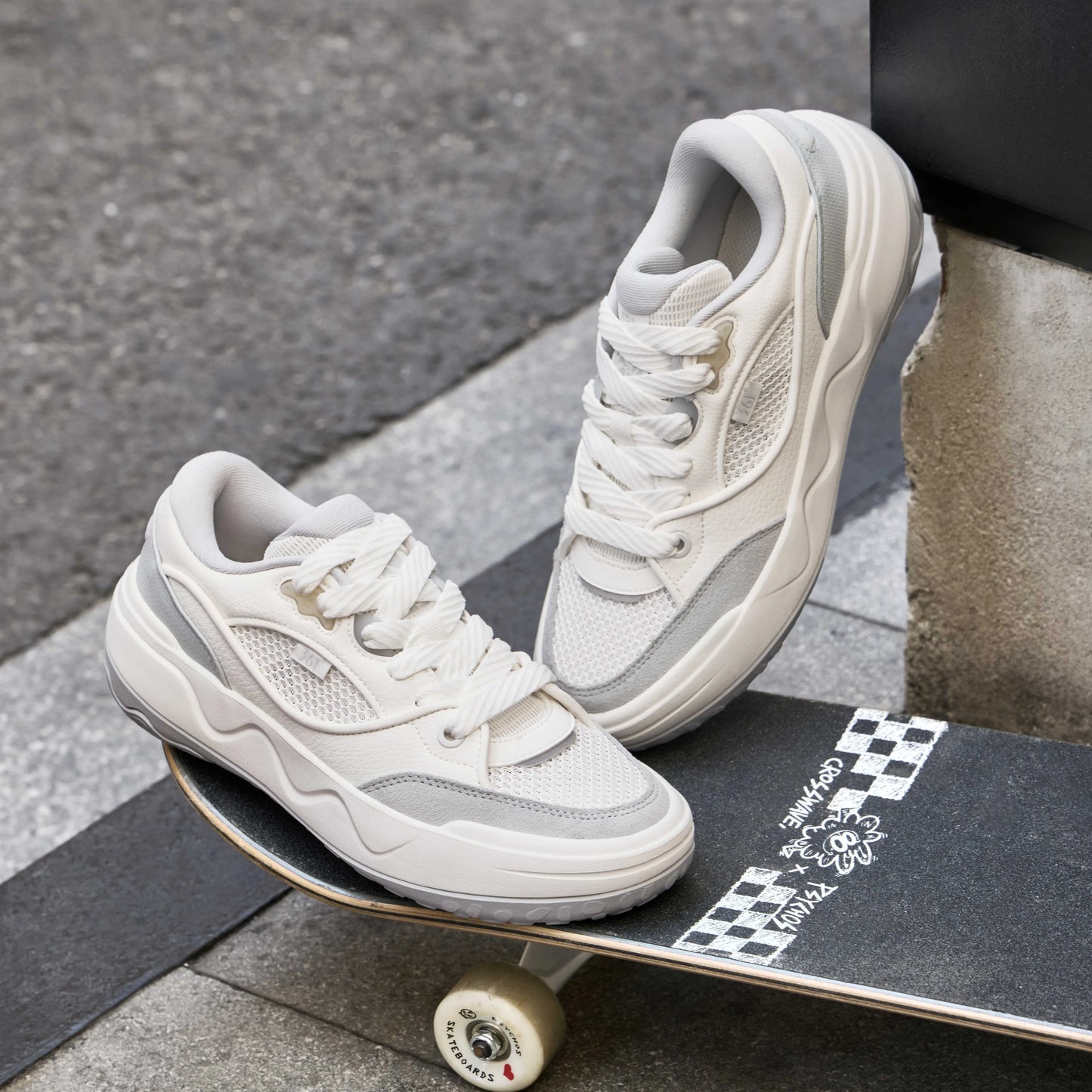 Men board Shoes Balanced Breathable Mesh Lightweight Cushioning Jogging Comfort Male Sneakers 672616615
