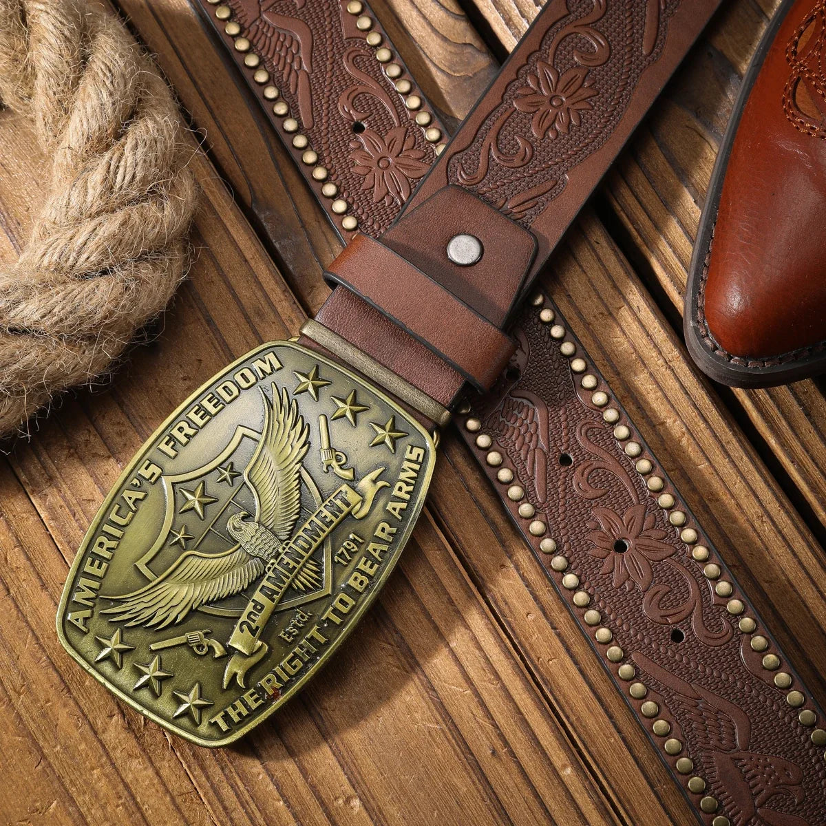 A western denim style PU material embossed belt metal plate QQ head men and women of the same daily leisure delivery punch nails
