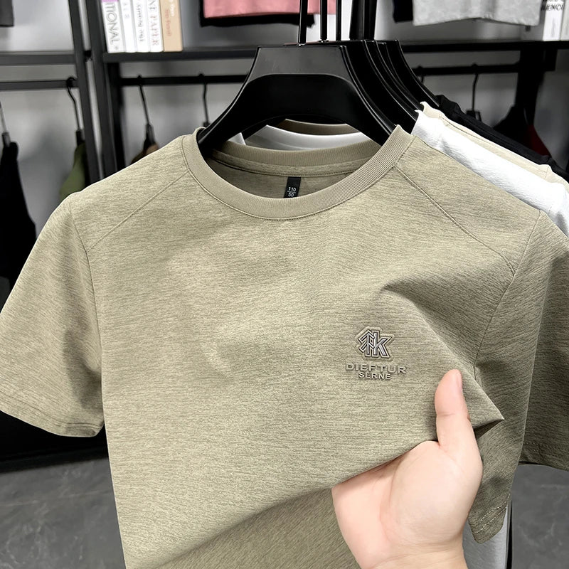 2026 New Men's Korean Style Fashion Badge Short Sleeved Sleeve Round Neck T-shirt Casual and Comfortable Summer Versatile Top
