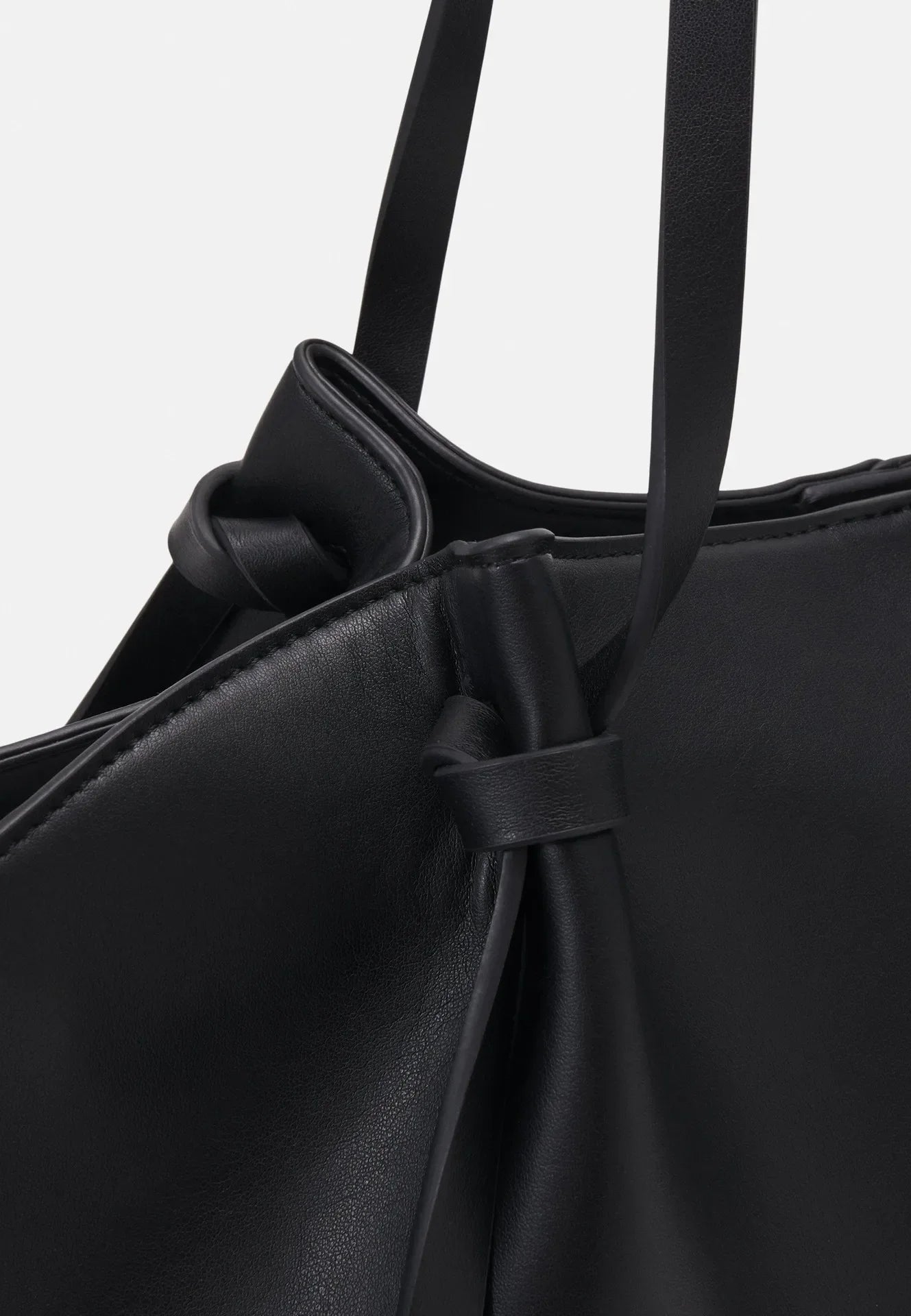 2026 New Large Capacity Trapeze Women Shoulder Bags Designer Metal Lock Handbags High-Quality Pu Leather Big Tote Commute Bag