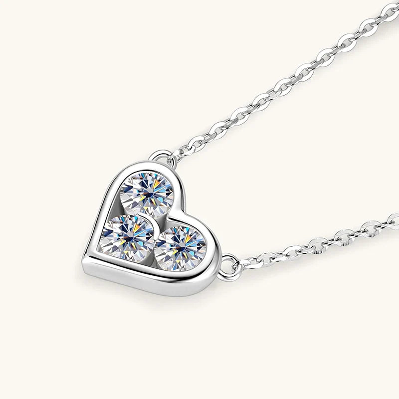 Certified 0.3CT Round Moissanite Necklace 925 Sterling Silver Heart Shape Pendant Necklace for Valentine's Day Jewelry