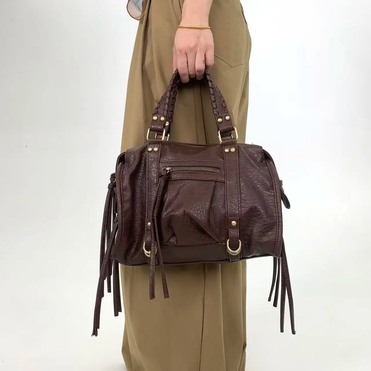 Y2K women's street style personalized rivet made old shoulder bag, retro motorcycle tote bag
