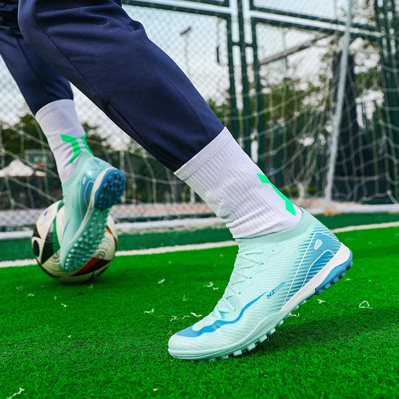 Men Football Shoes Comfortable TF Professional Football Boots Training Sneaker Ultralight Soccer Shoes