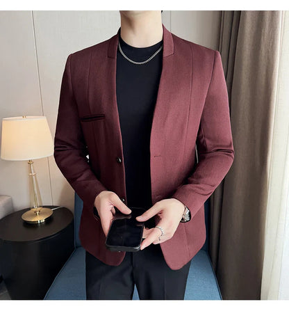 The new Chinese-style collarless suit is fashionable, handsome and versatile. It is a solid-color Korean-style fitted and fashio