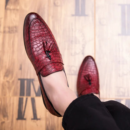 New pointed Business shoes Comfortable soft Leather footwear Men Outdoor non slip Loafers  Moccasins Casual light Flats Zapatos