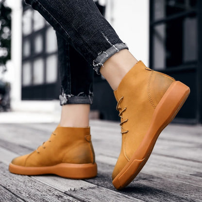 100% cowhide New large-sized men's boots Fashionable casual thick-soled breathable men's shoes Outdoor sports Chelsea boots