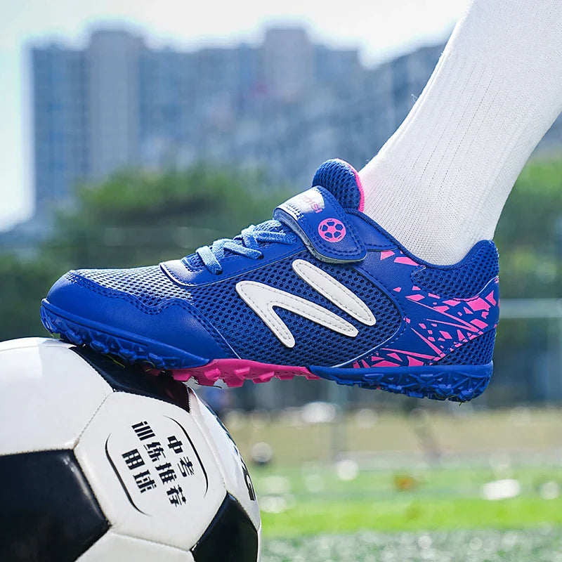 New Children Soccer Shoes Cleats Boys Football Boots TF Breathable Ultralight Grass Training Fast Athletic Sneakers 28-39