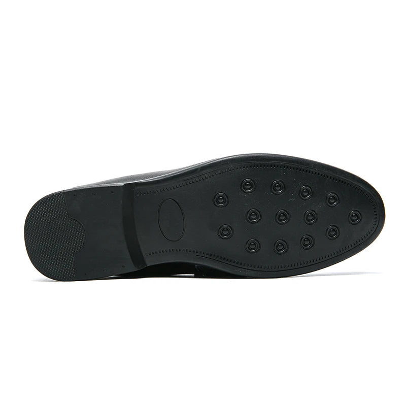 Italian Fashion Leather Shoes Moccasins For Men Casual Man Shoe Business Male Formal Pointed Fashion Wedding Black Skin