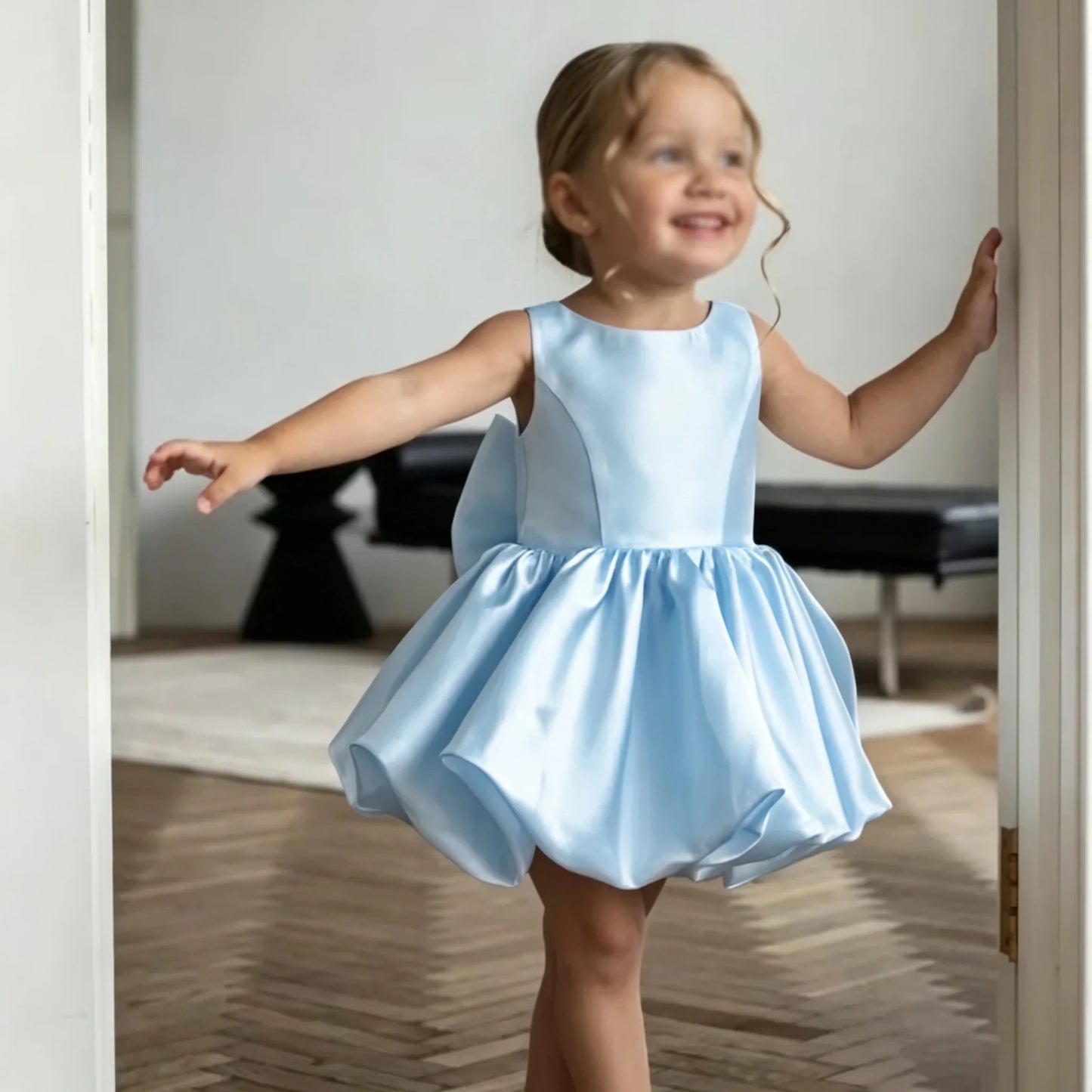 Elegant Bubble Skirt Elegant White Flower Girl Dress Suitable for Birthday Parties, Family Gatherings, Summer Sunshine