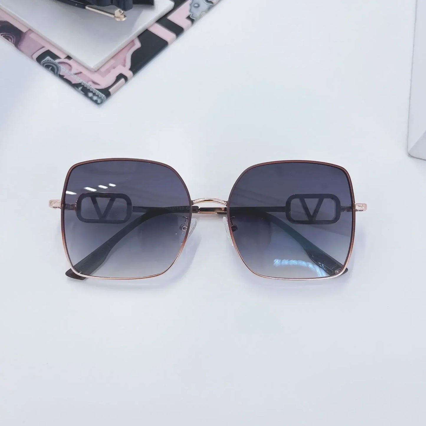 2025 New Fashion Metal Square Polarized Sun Glasses Women Luxury Diamond UV400 Sunglasses Ladies Oversized Eyewears Gafas De Sol