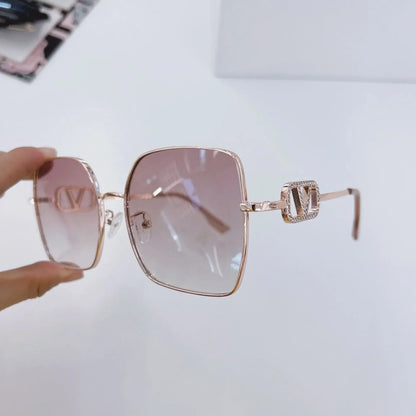 2025 New Fashion Metal Square Polarized Sun Glasses Women Luxury Diamond UV400 Sunglasses Ladies Oversized Eyewears Gafas De Sol