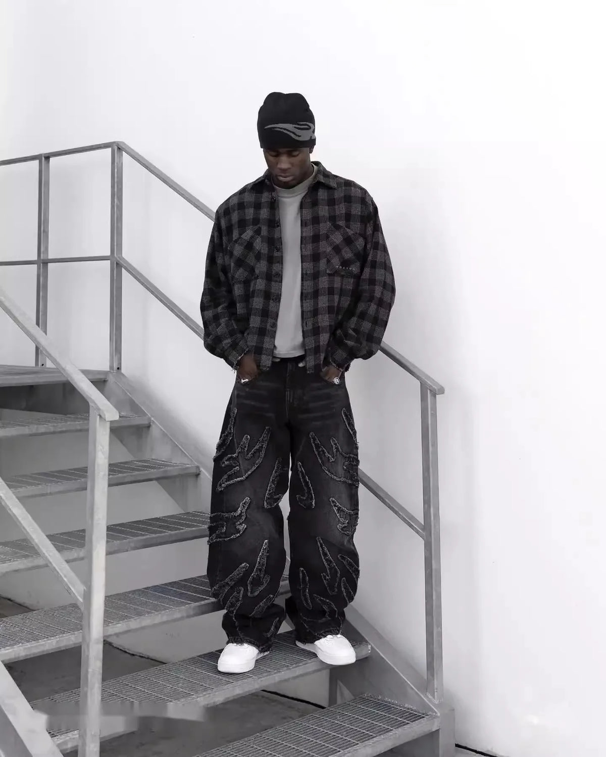 Mens Jeans Y2K Vintage Streetwear Black Wide Leg Denim Pants Ripped Patchwork Raw Hem Distressed Loose Fit Dark Punk Fashion