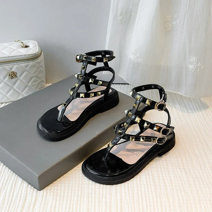 Summer New Kids Sandals Girls Princess Rivet Sandals Soft Children Beach Shoes Fashion Roman Sandals Size 26-36 Versatile